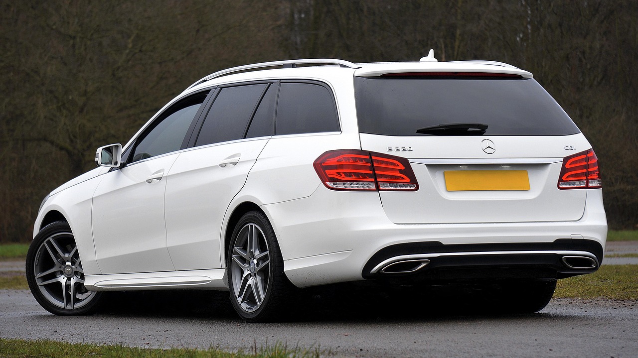 奔驰C级发动机故障灯亮怎么办？别慌，先看懂这几种情况再说